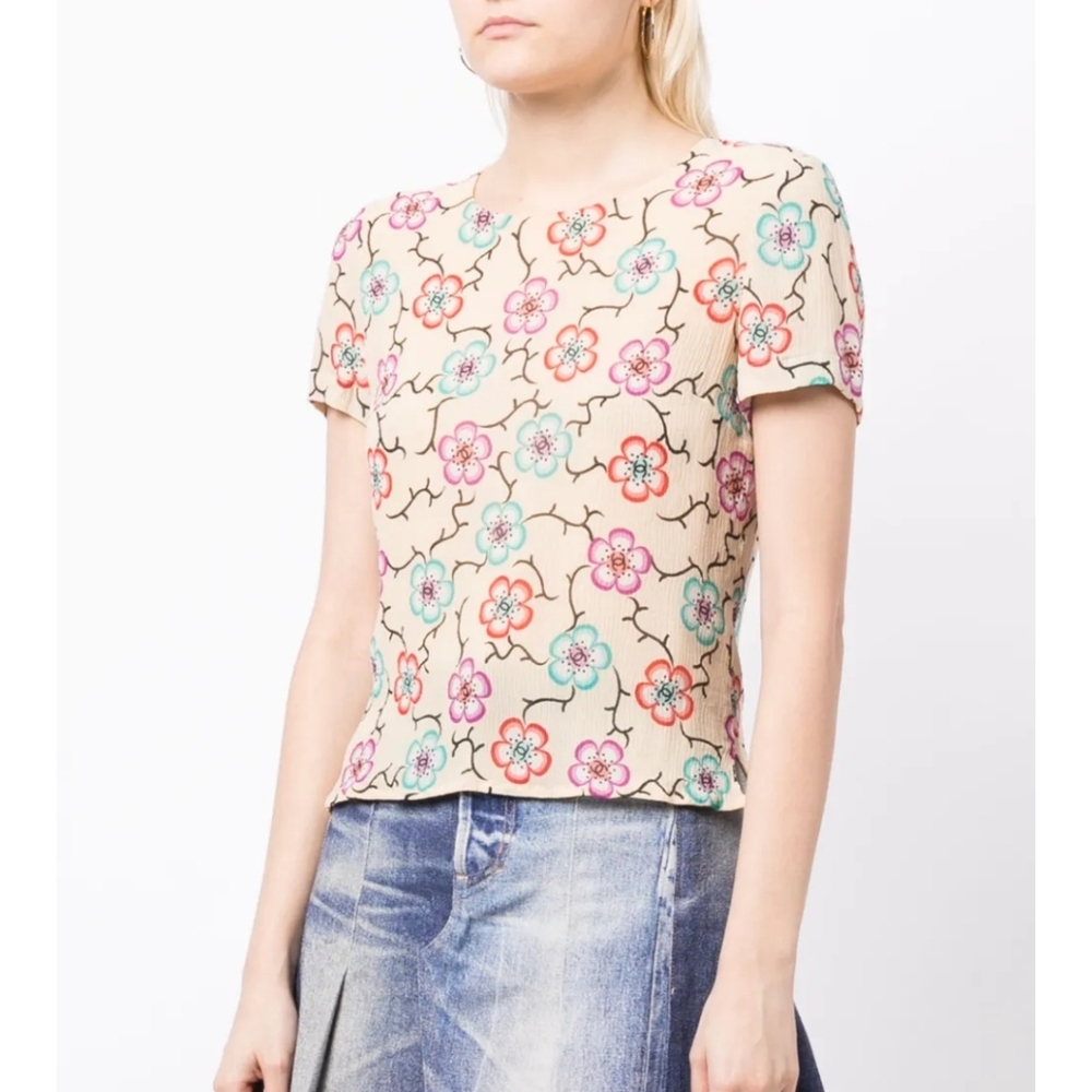 CHANEL Cream Floral Short-Sleeve Blouse with Pink Orange Green Flowers - Picture 11 of 14